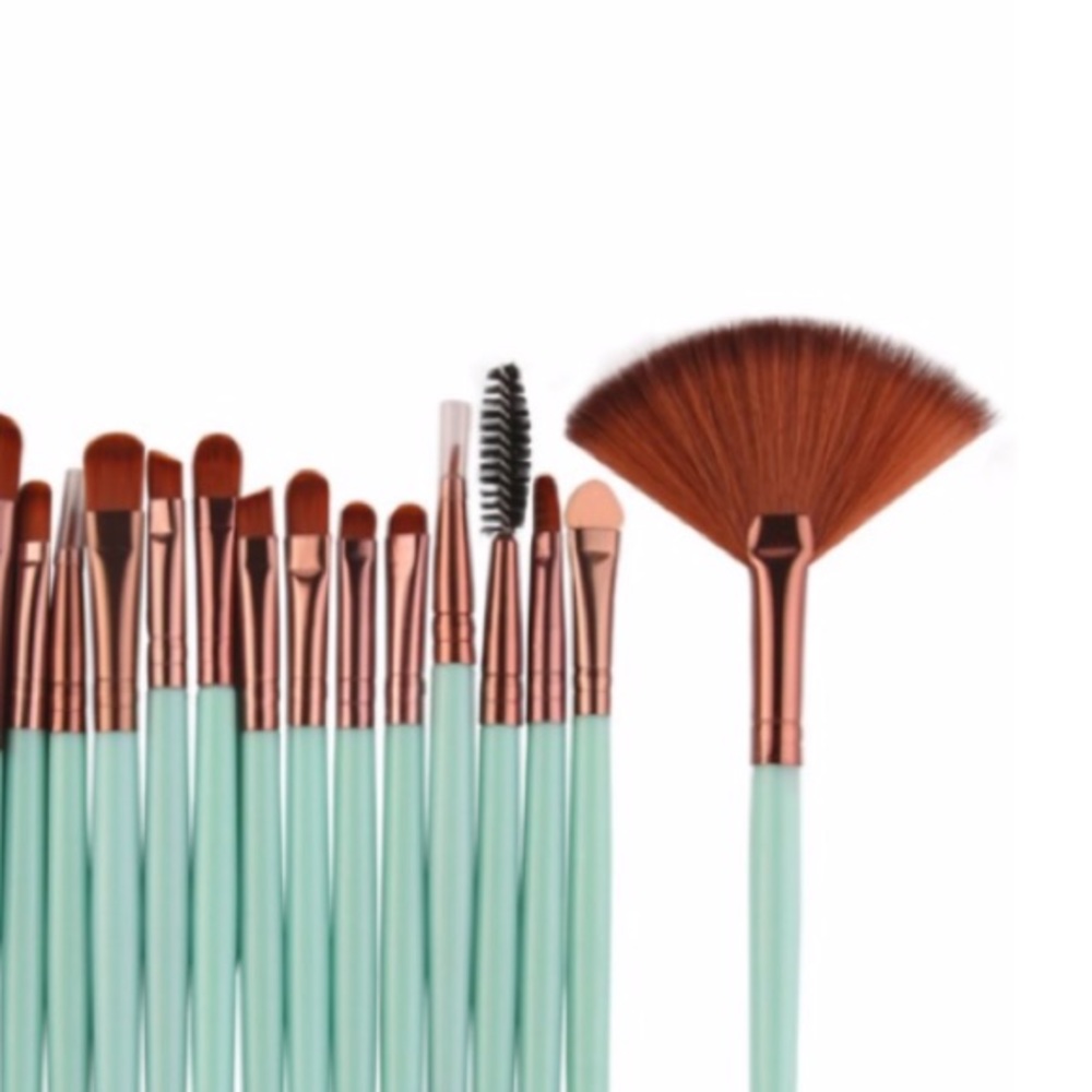 18pcs Makeup Brushes - Picture 3 of 3